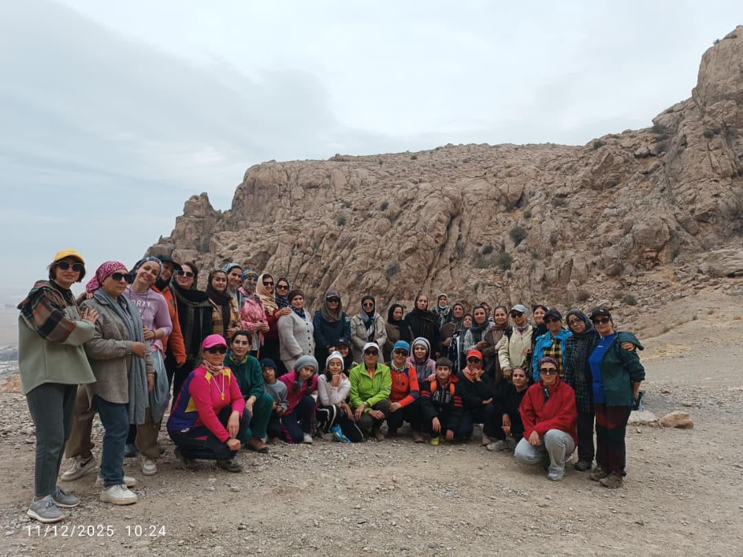 پیمایش چشمه کوه سبز به مناسبت روز مادر